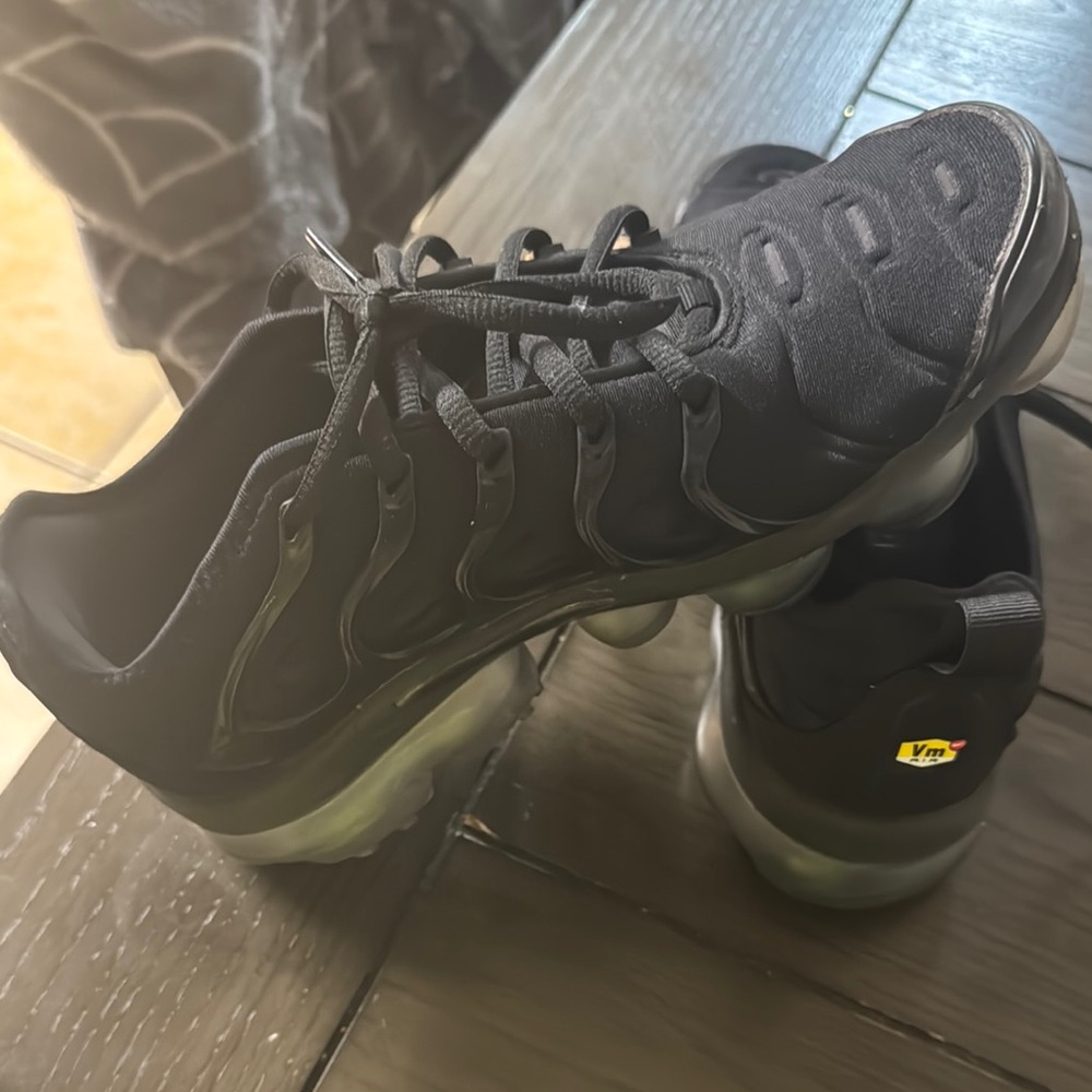 Nike Black Vapormax Plus Shoes